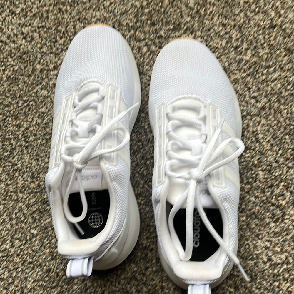 Women’s Adidas Tr 21 sneakers size 7